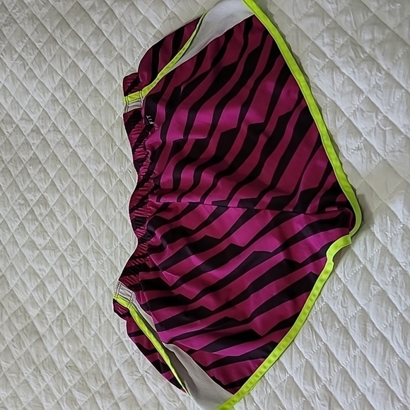 Nike Dri-Fit Running Shorts Size Medium - Picture 2 of 6